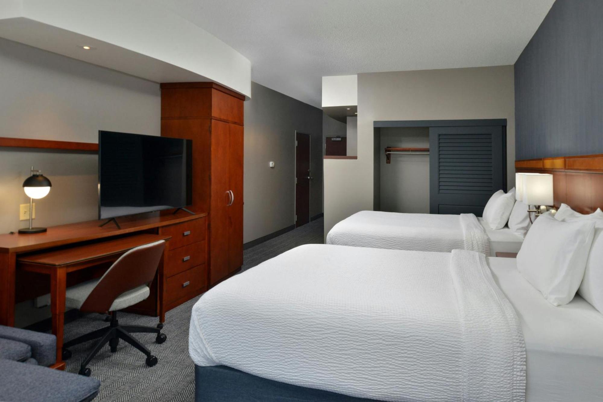 Courtyard By Marriott Harrisburg Hershey Bagian luar foto