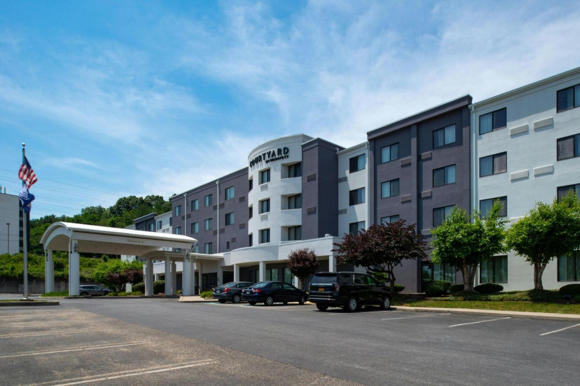 Courtyard By Marriott Harrisburg Hershey Bagian luar foto