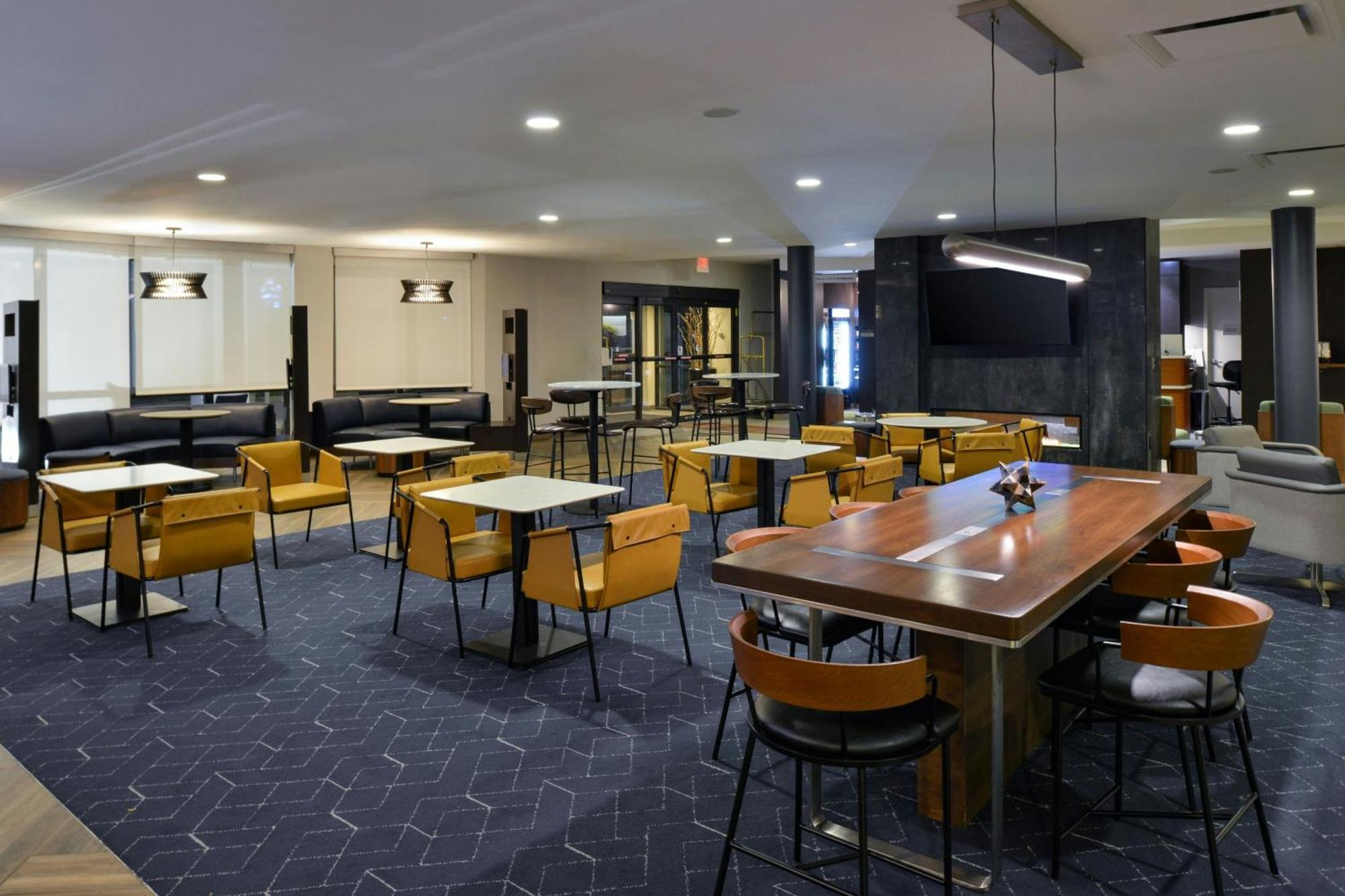 Courtyard By Marriott Harrisburg Hershey Bagian luar foto