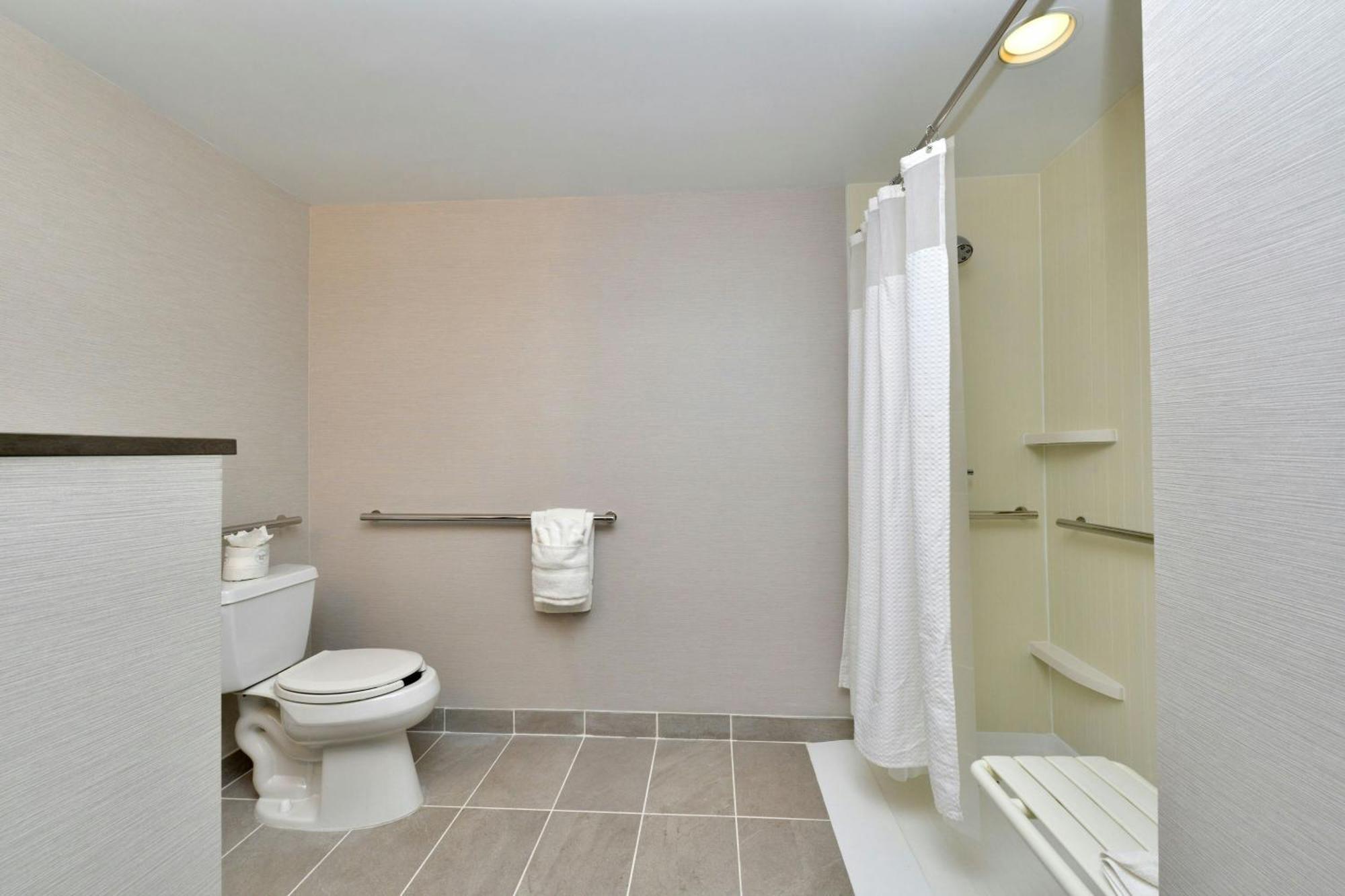 Courtyard By Marriott Harrisburg Hershey Bagian luar foto