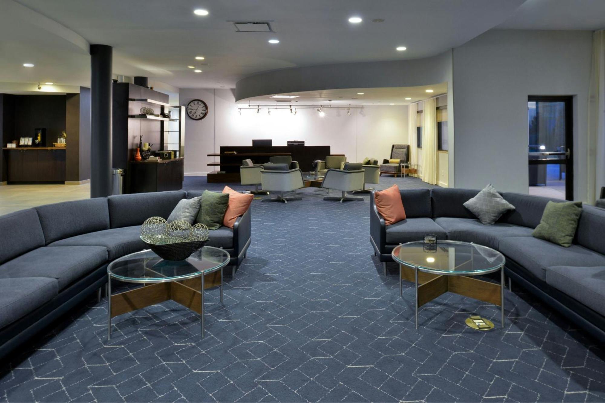Courtyard By Marriott Harrisburg Hershey Bagian luar foto